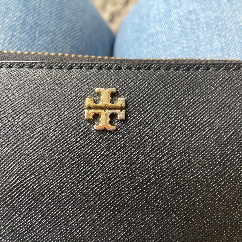 Black Tory Burch wallet